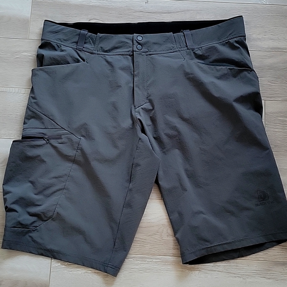 BLACK YAK men's shorts